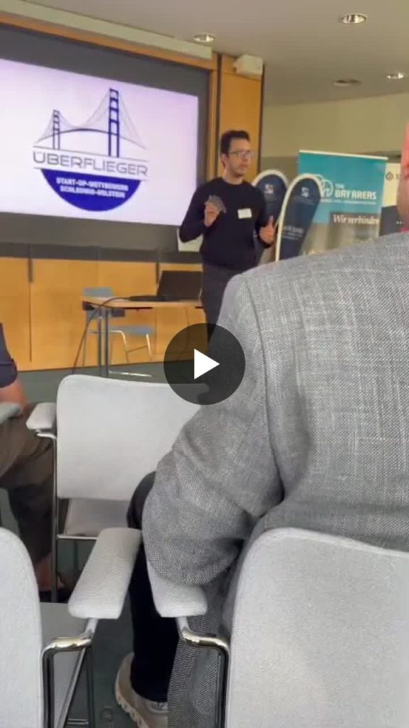 Daniel Astudillo proudly presented the Celtrix GmbH SkySecure world innovation today at the Überflieger Business Lounge hosted by StartUp SH, The Bay Areas e.V., https://lnkd.in/ejj5esuM und… | Celtrix GmbH